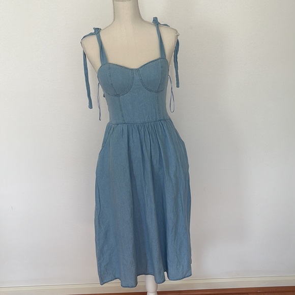women's LC Lauren Conrad corset body midi dress. - Picture 2 of 4